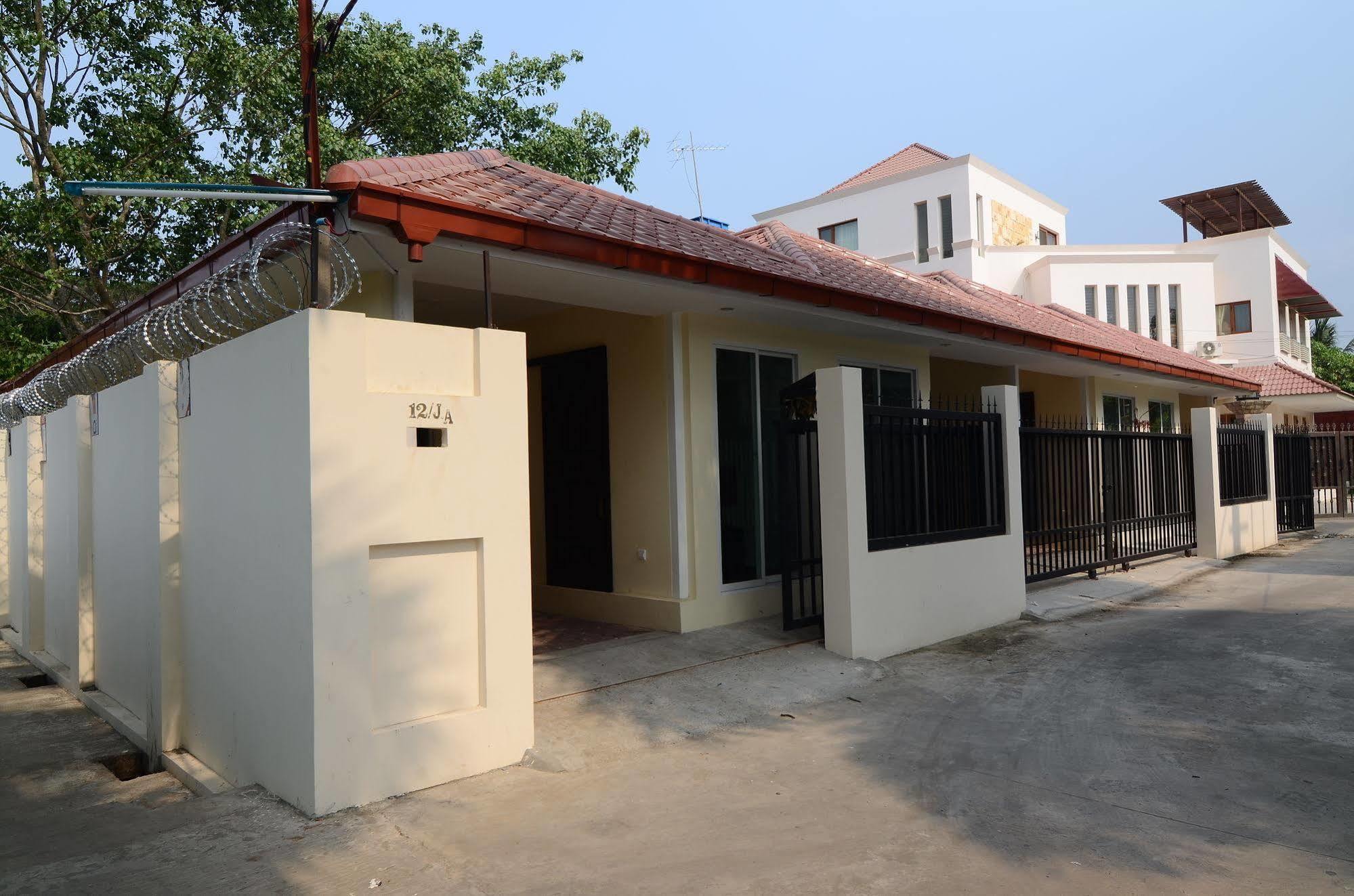 Vista Residence Янгон Екстериор снимка